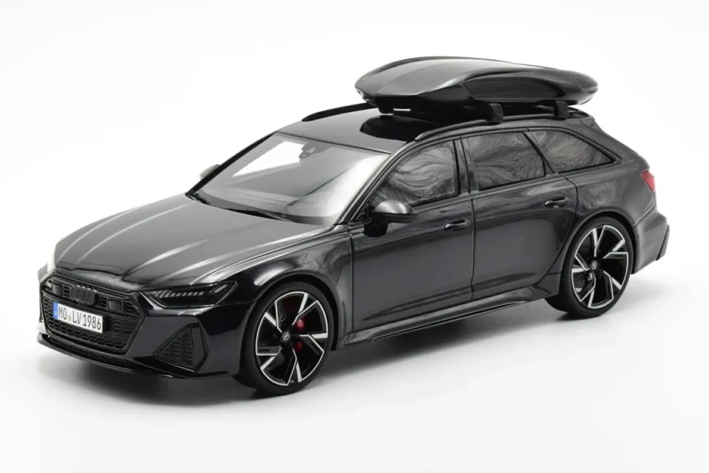 车型 1:18 Audi RS6 C8 Avant Mythos Black With Carbon Roof Asia Edition GT Spirit