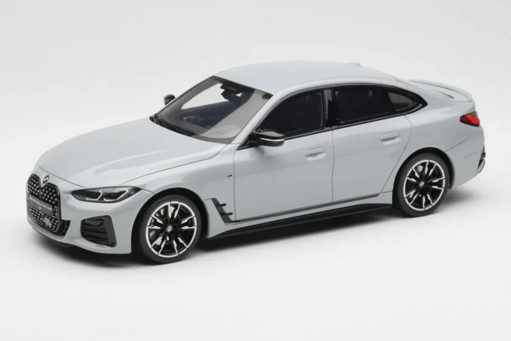 โมเดลรถ 1:18 BMW M440i G26 Gran Coupe Brooklyn สีเทาเมทัลลิก Otto