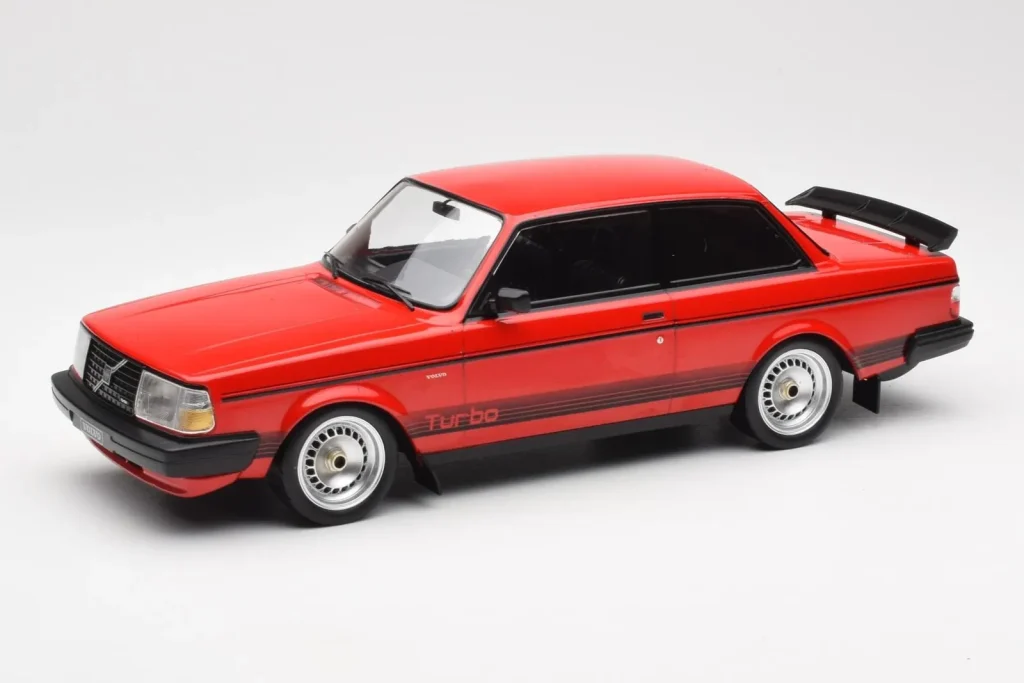 โมเดลรถ 1:18 Volvo 240 Turbo Red Custom IXO