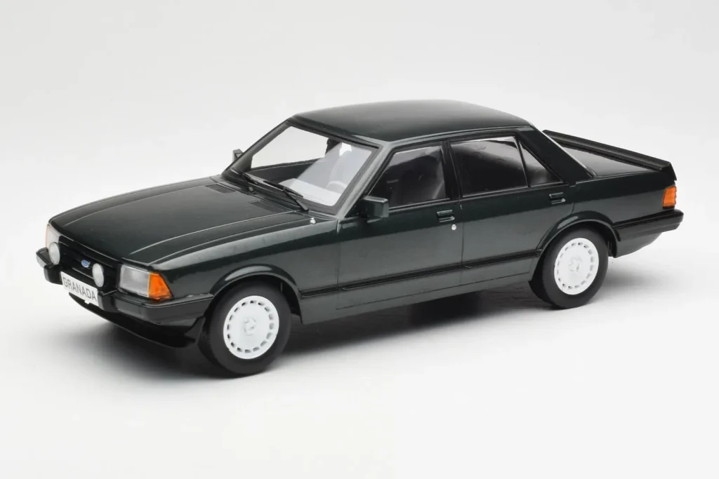โมเดลรถ 1:18 Ford Granada Mk2 2.8 Injection Dark Green MCG