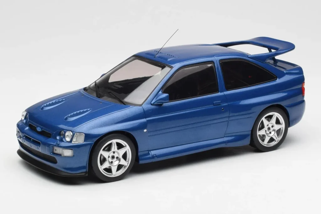 โมเดลรถ 1:18 Ford Escort RS Cosworth สีน้ำเงิน IXO