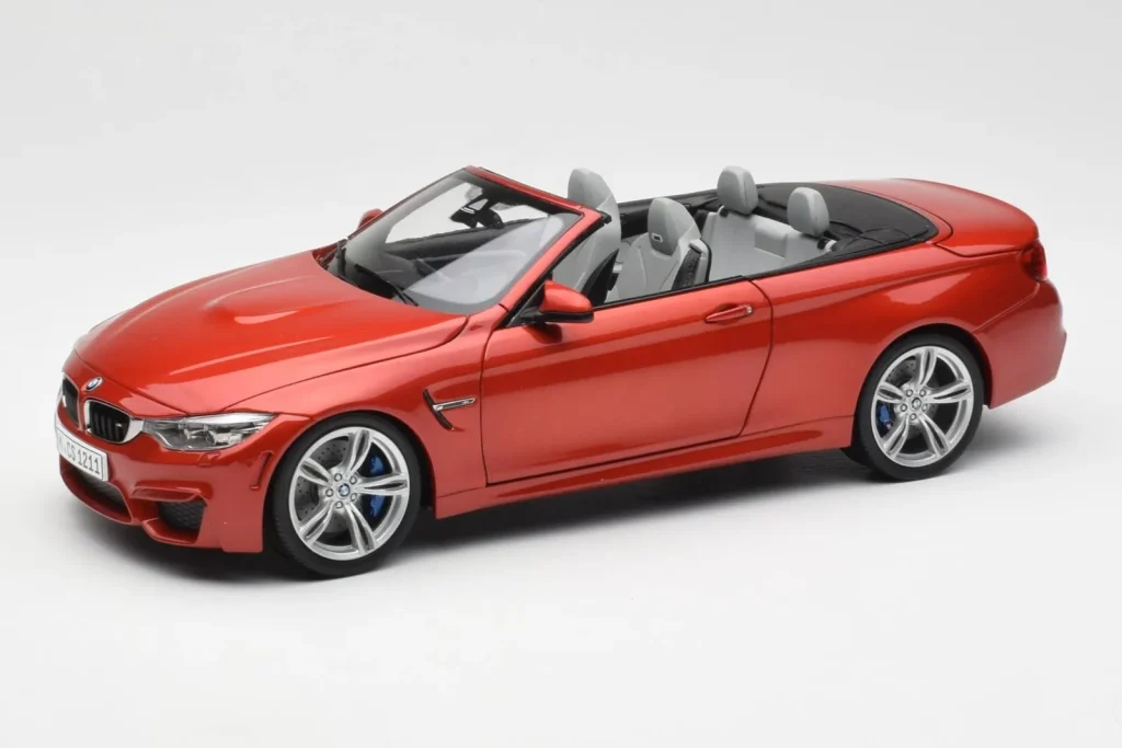โมเดลรถ 1:18 BMW M4 F83 Convertible Sakhir สีส้ม Paragon (มือสอง)