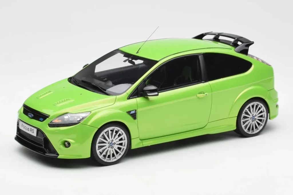 โมเดลรถ 1:18 Ford Focus RS Mk2 สีเขียว Otto (มือสอง)