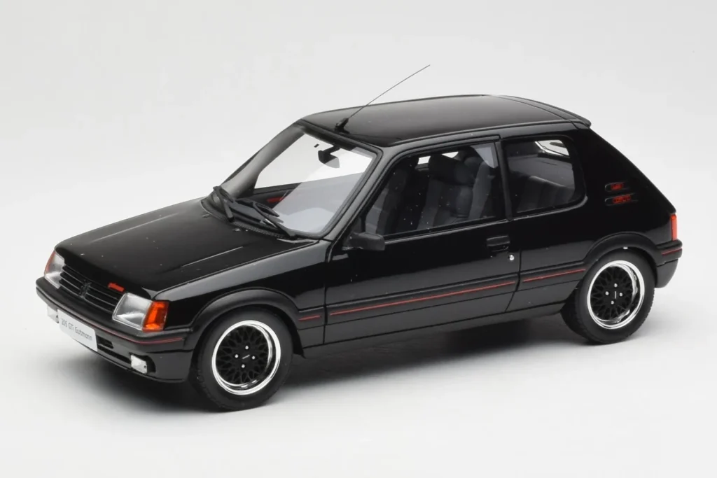 โมเดลรถ 1:18 Peugeot 205 GTI Gutmann สีดำ Otto (มือสอง)