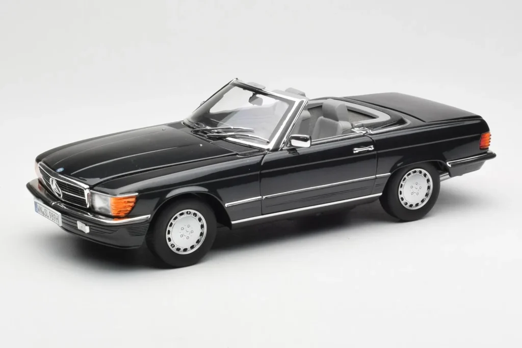 โมเดลรถ 1:18 Mercedes 300 SL R107 Black Pearl Dealer Edition Norev (มือสอง)