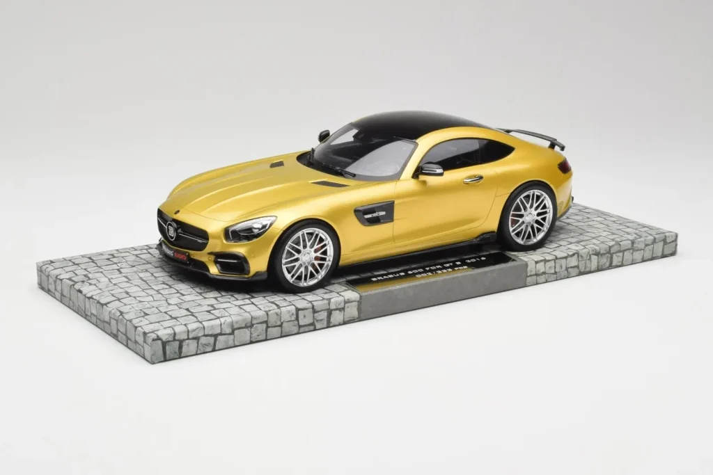 โมเดลรถ 1:18 Mercedes Brabus AMG GT S C190 600 Desert สีทอง Minichamps (มือสอง)