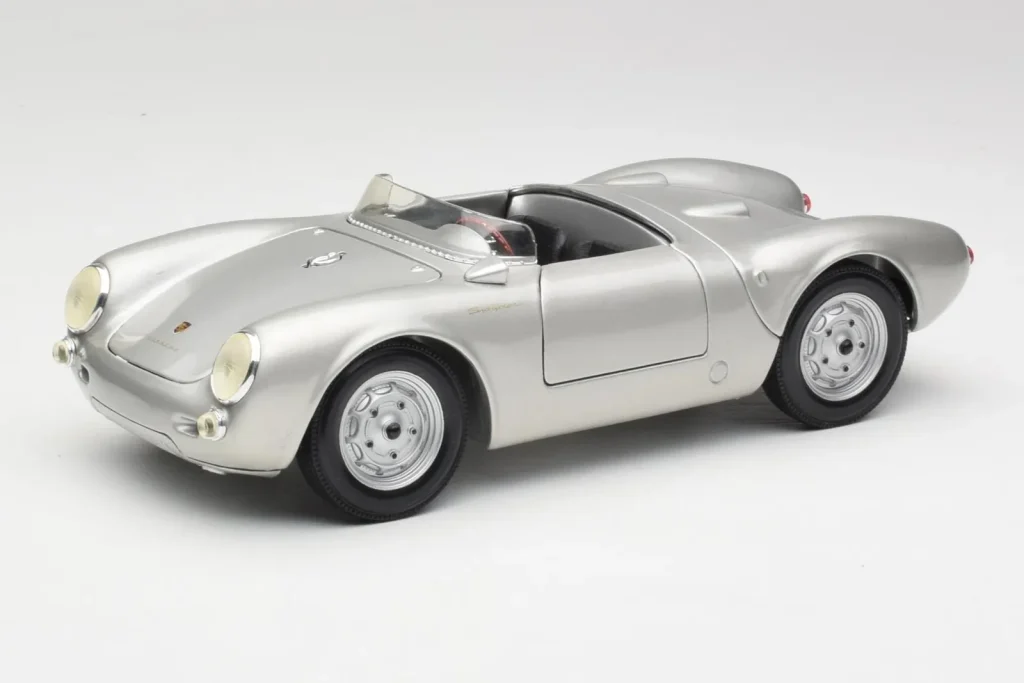 โมเดลรถ 1:18 Porsche 550 A Spyder สีเงิน Maisto (มือสอง)