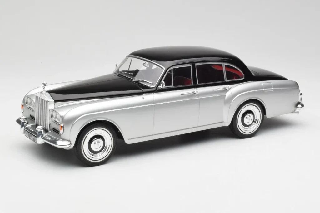 โมเดลรถ 1:18 Rolls-Royce Silver Cloud III Mulliner Silver & Black MCG