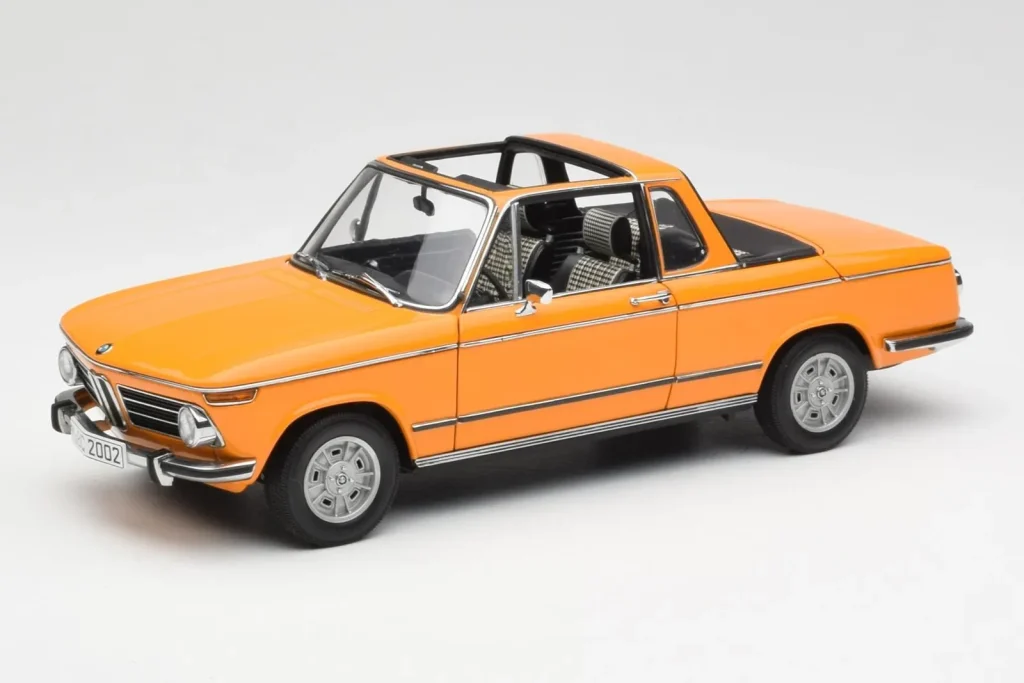 โมเดลรถ 1:18 BMW E10 Cabriolet Colorado ปี 2002 สีส้ม AUTOart (มือสอง)