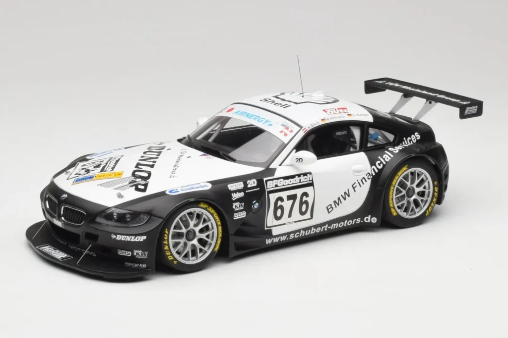 โมเดลรถ 1:18 BMW Z4 #676 H. Stuck / J. Hennerici / D. Hurtgen Team Schubert Nürburgring 24 Hours ปี 2006 AUTOart (มือสอง)