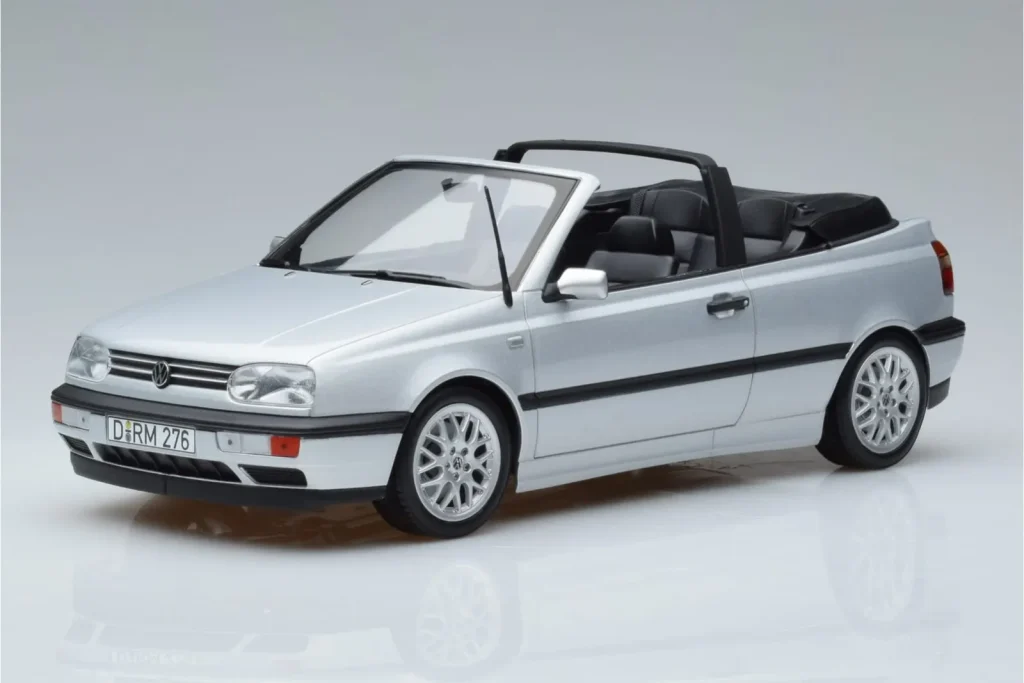 Model 1:18 Volkswagen Golf Mk3 Cabriolet silver Norev