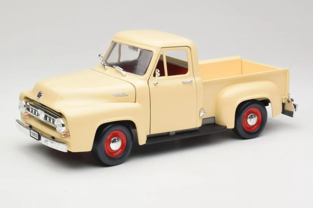 โมเดลรถ 1:18 Ford Pickup Colonial สีขาว Road Legends (มือสอง)