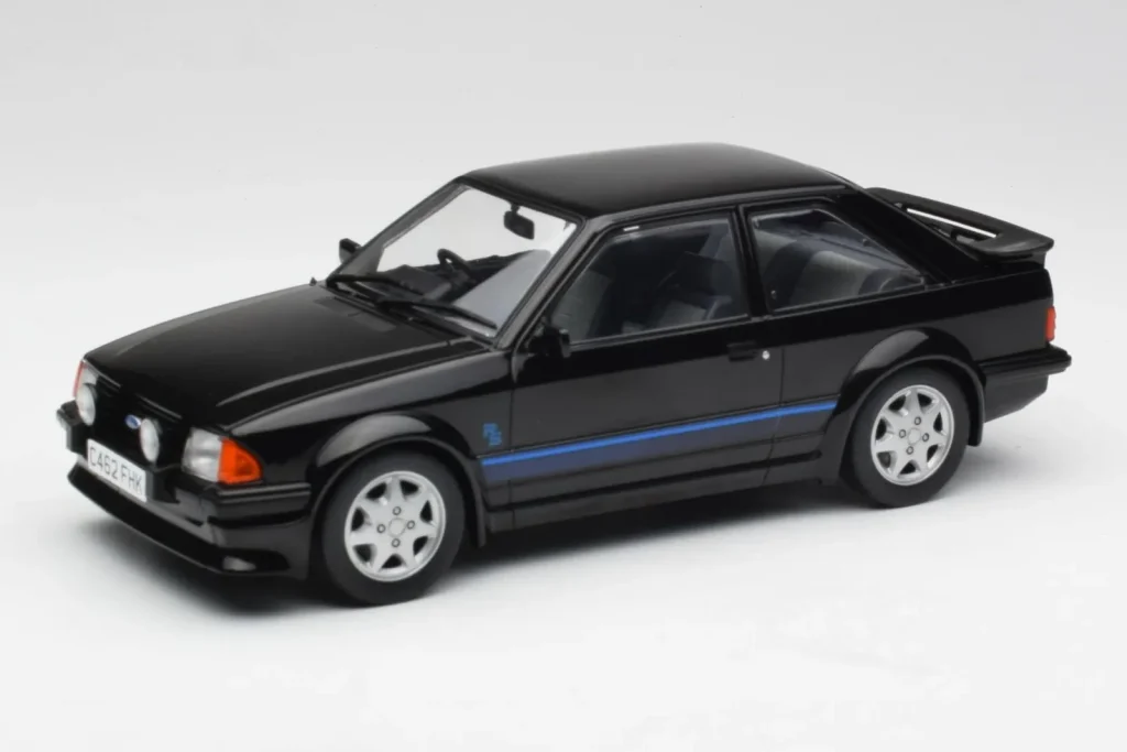 โมเดลรถ 1:18 Ford Escort RS Turbo Princess Diana Private Car สีดำ MCG