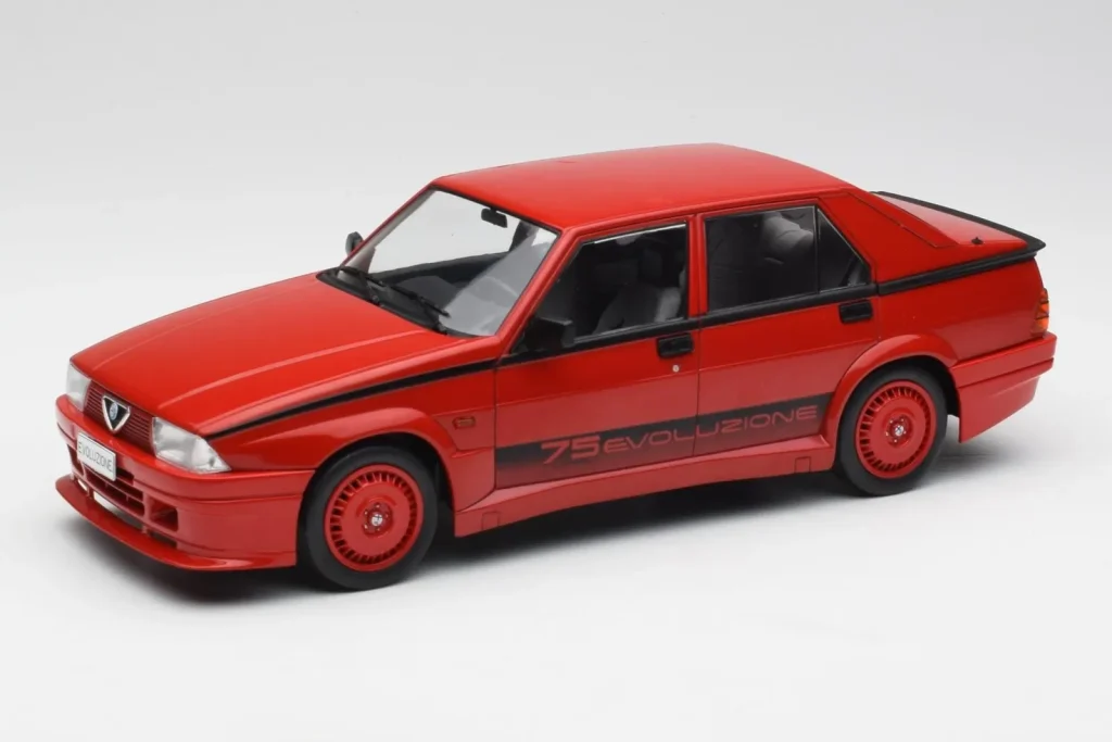 โมเดลรถ 1:18 Alfa Romeo 75 Turbo Evoluzione สีแดง MCG