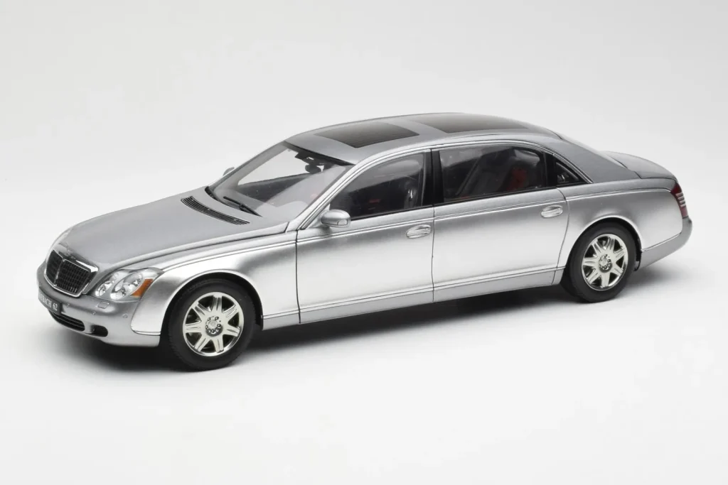 车型 1:18 Maybach 62 LWB Himalaya Silver Dealer Edition AUTOart