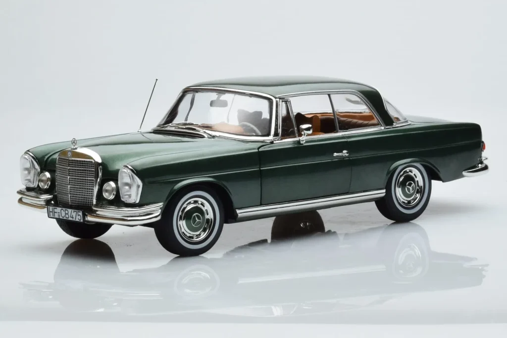 车型 1:18 Mercedes 250 SE Coupe W111 Green Metallic Limited Edition Norev