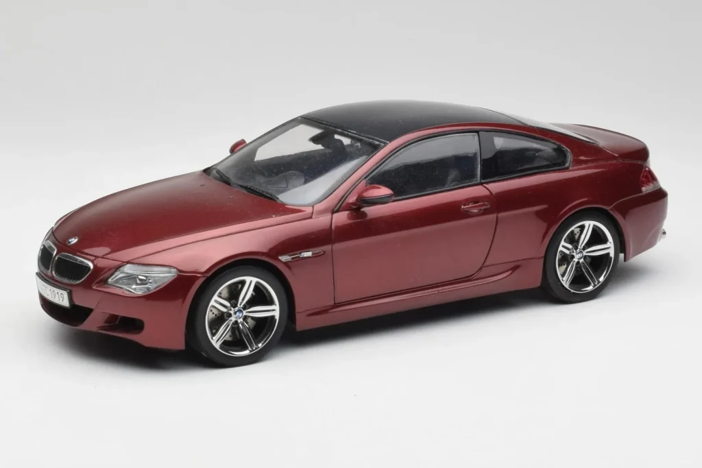 Model 1:18 BMW M6 E63 red Kyosho