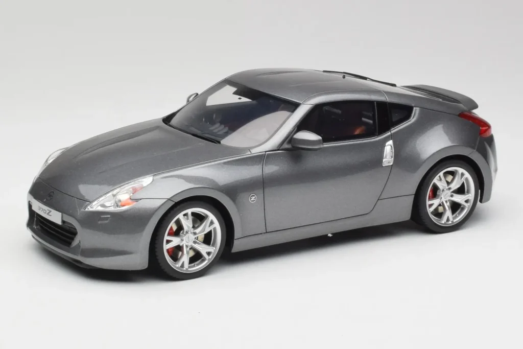 โมเดลรถ 1:18 Nissan 370Z Z34 Gun Metallic Otto