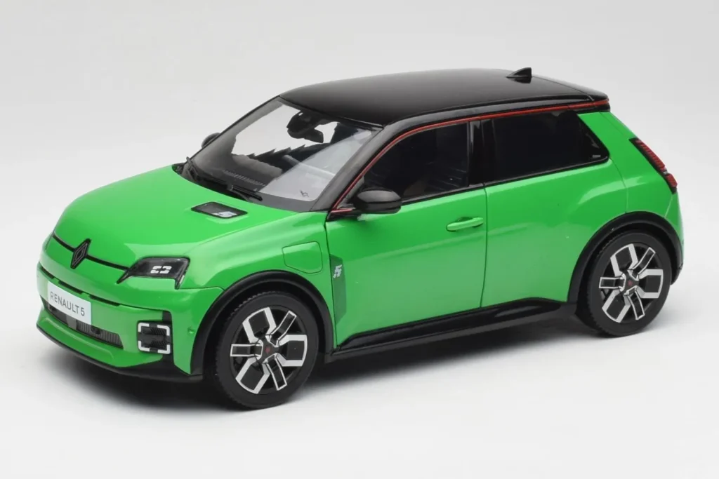 โมเดลรถ 1:18 Renault 5 E-Tech Electric Pop Green & Black Norev
