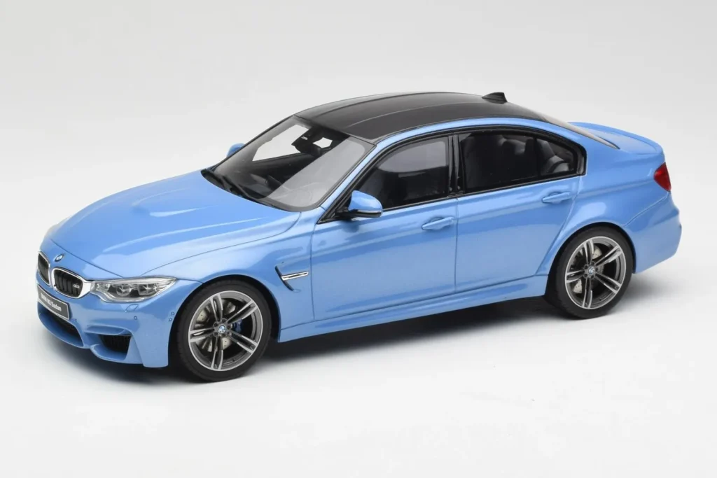 车型 1:18 BMW M3 F80 Yas Marina 蓝色 GT Spirit