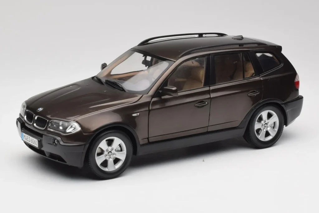 โมเดลรถ 1:18 BMW X3 E83 3.0d Dark Brown Metallic Kyosho (มือสอง)