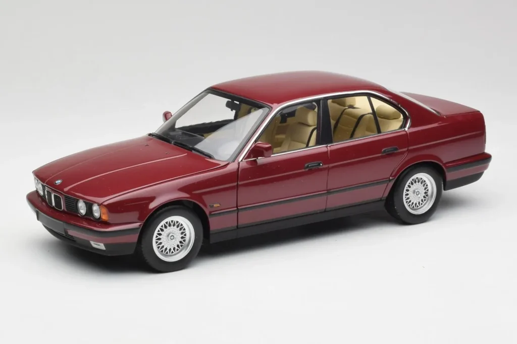 โมเดลรถ 1:18 BMW 535i E34 สีแดง Minichamps (มือสอง)