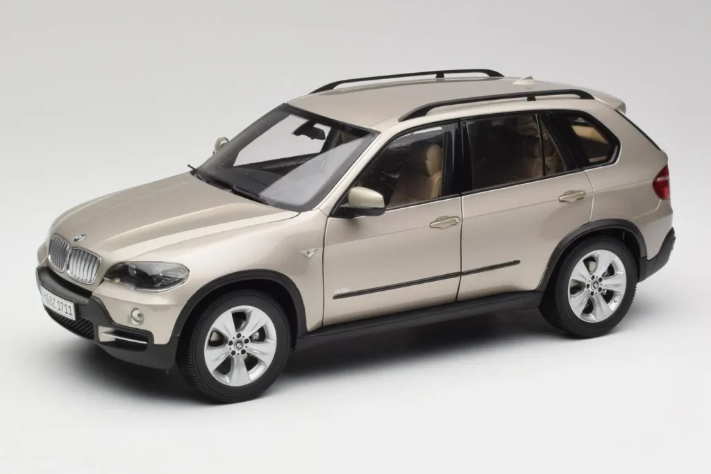 โมเดลรถ 1:18 BMW X5 E70 4.8i Platinum สีบรอนซ์เมทัลลิก Kyosho (มือสอง)