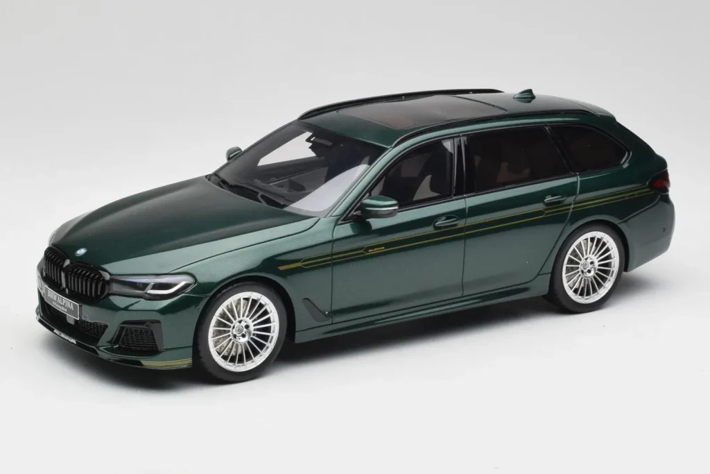 โมเดลรถ 1:18 BMW Alpina B5 G31 Touring สีเขียว GT Spirit