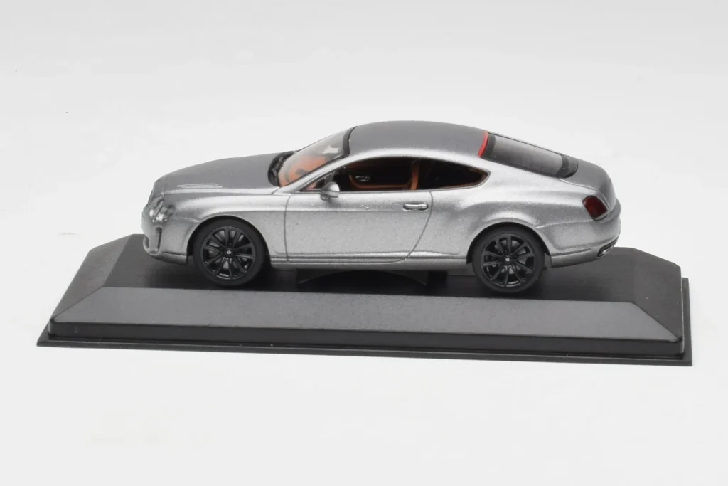 โมเดลรถ 1:43 Bentley Continental GT Grey With Black Wheels Minichamps (มือสอง)