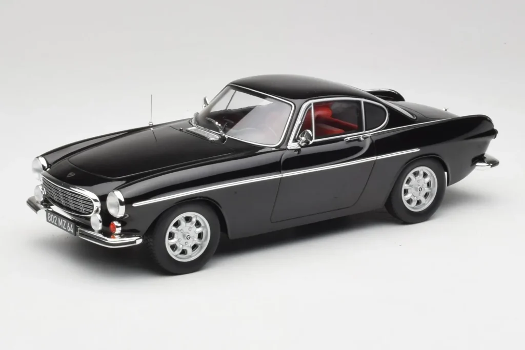 โมเดลรถ 1:18 Volvo 1800S สีดำ Norev