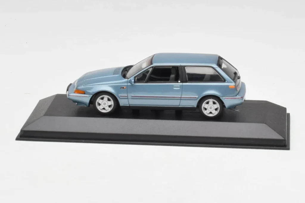 โมเดลรถ 1:43 Volvo 480 ES Light Blue Minichamps (มือสอง)