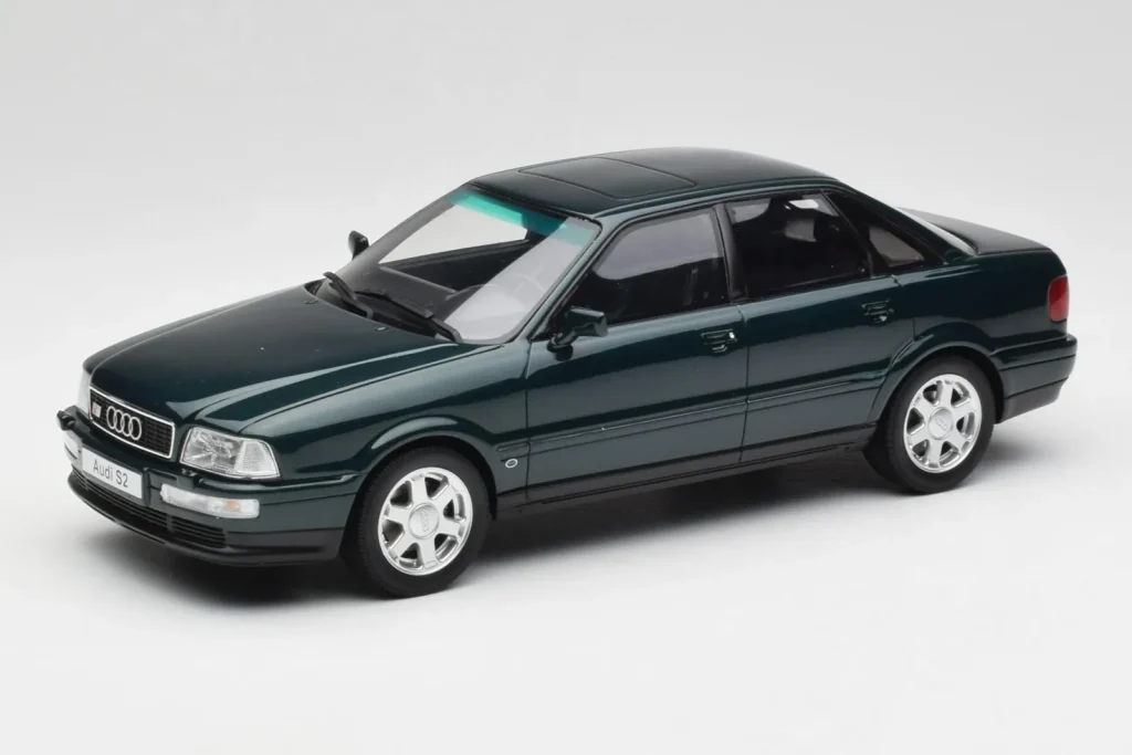 โมเดลรถ 1:18 Audi S2 สีเขียว Otto