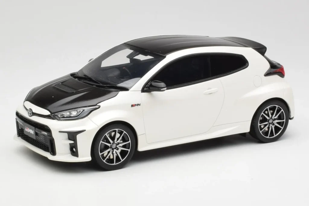 โมเดลรถ 1:18 Toyota GRMN Yaris Rally Package สีขาว Otto