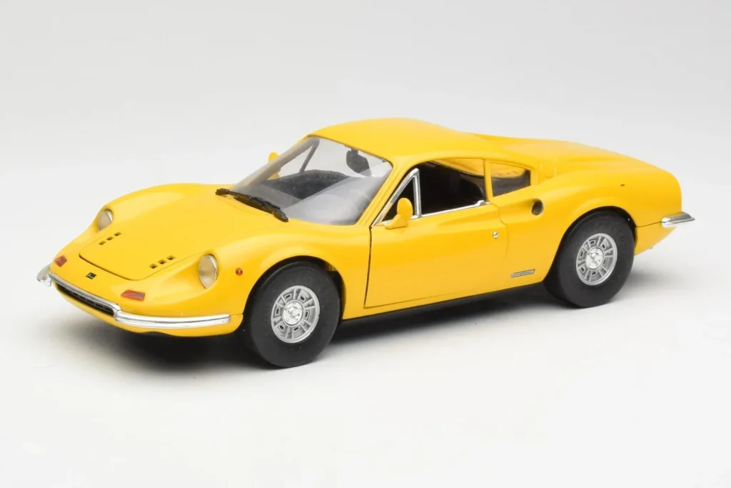 โมเดลรถ 1:18 Ferrari Dino 246 GT สีเหลือง Anson (มือสอง)