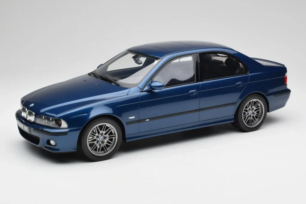 车型 1:12 BMW M5 E39 Avus 蓝色 Otto