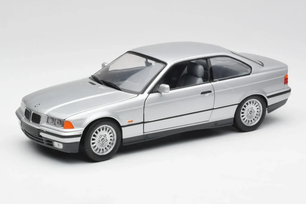 车型 1:18 BMW 3 Series E36 Coupe 银色 UT Models