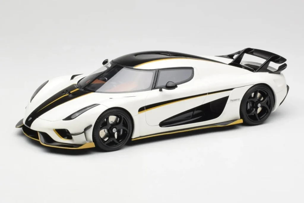 โมเดลรถ 1:18 Koenigsegg Regera Crystal สีขาว GT Spirit