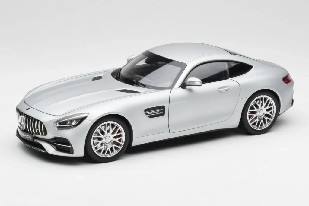 Model 1:18 Mercedes AMG GT S C190 Designo Iridium Silver Magno Norev