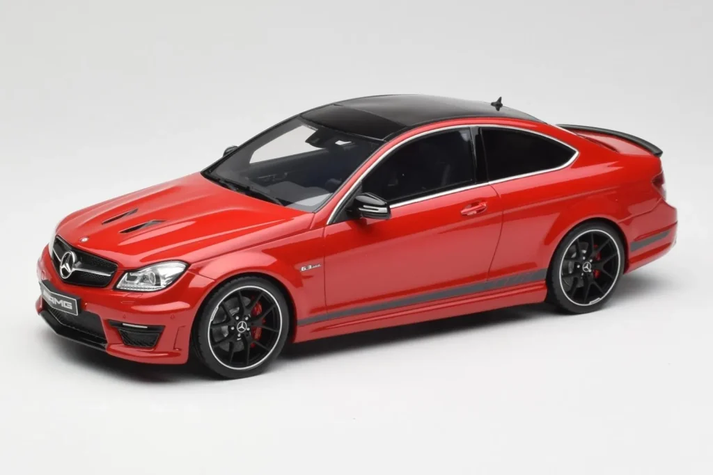 车型 1:18 Mercedes AMG C63 W204 Edition 507 红色 GT Spirit