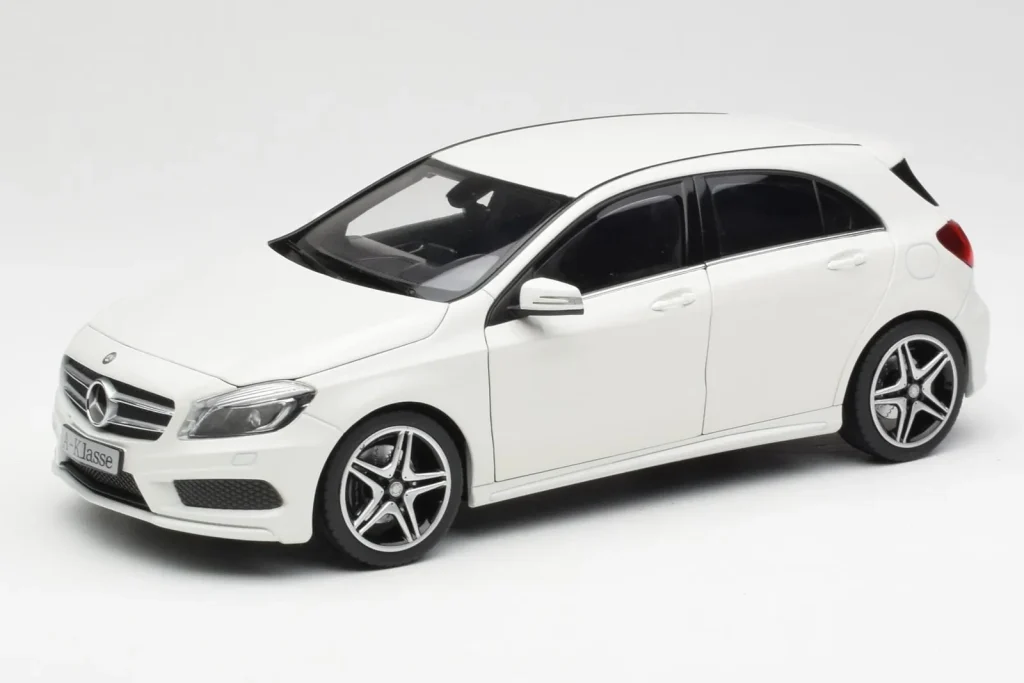 车型 1:18 Mercedes A-Class W176 Cirrus 白色 Norev