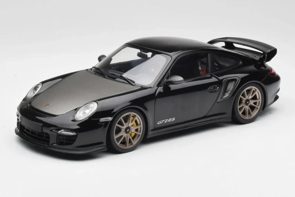 车型 1:18 Porsche 911 997 GT2 RS Black & Silver Wheels Minichamps