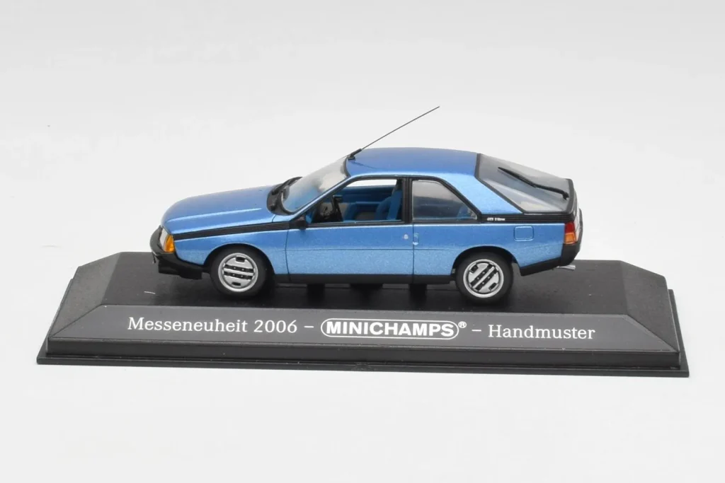 โมเดลรถ 1:43 Renault Fuego สีน้ำเงินเมทัลลิก Minichamps (มือสอง)