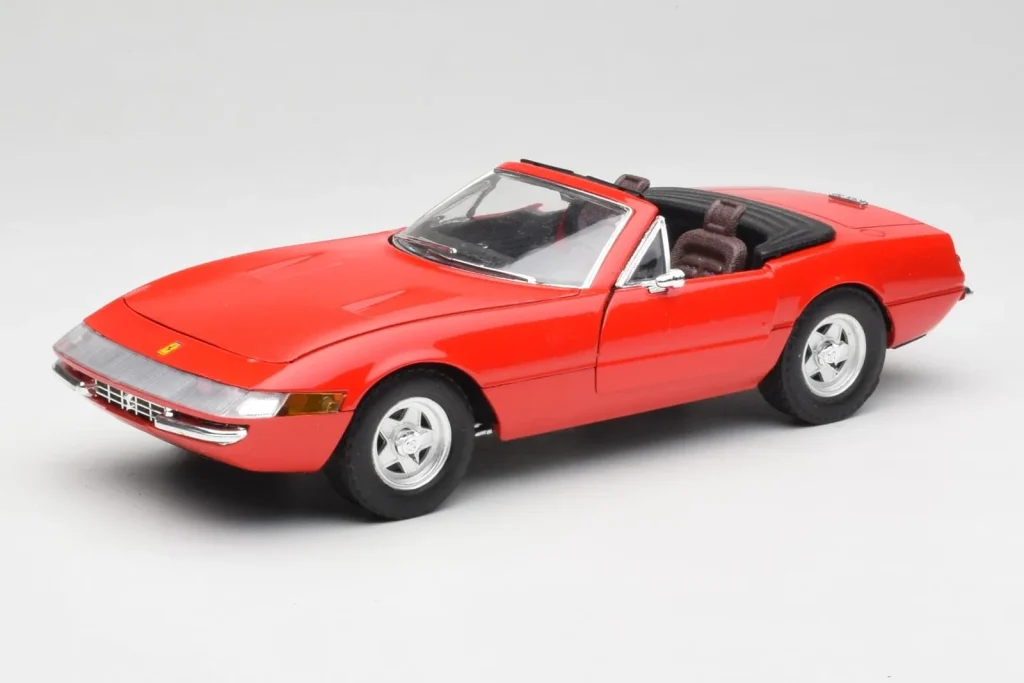โมเดลรถ 1:18 Ferrari 365 GTS สีแดง Solido (มือสอง)