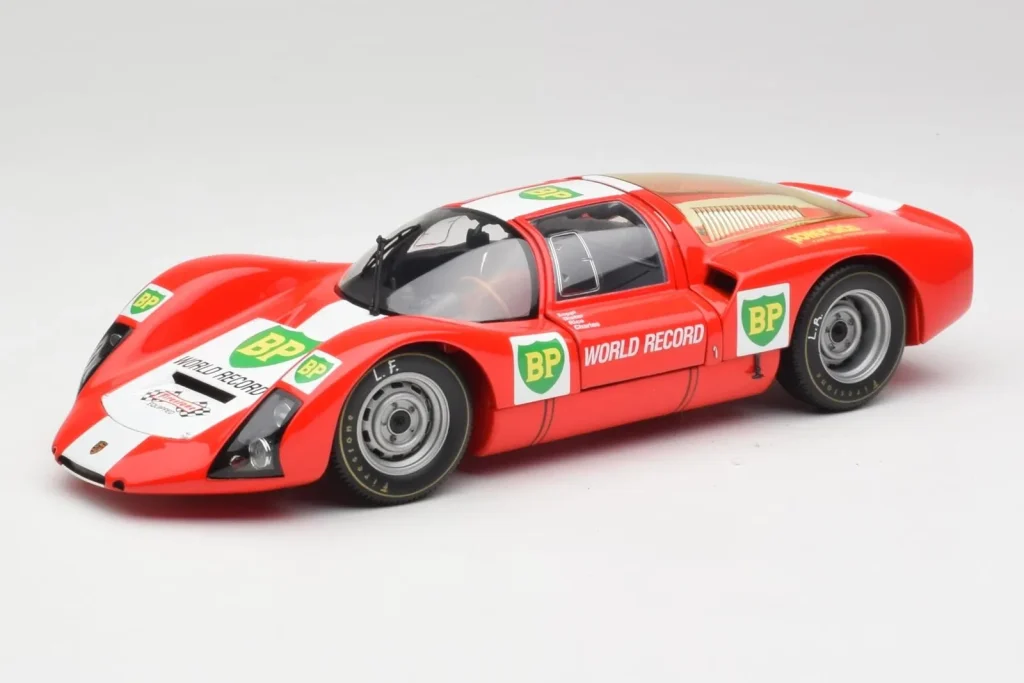 Model 1:18 Porsche 906E BP World Record Runs Monza year 1967 Minichamps
