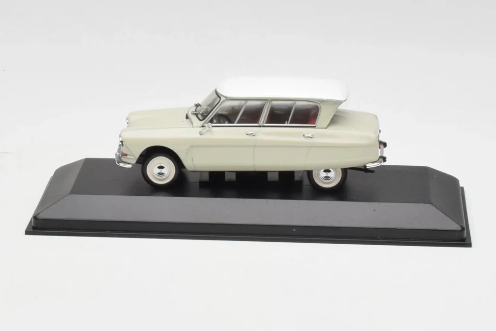 โมเดลรถ 1:43 Citroen Ami 6 สีขาว Minichamps (มือสอง)