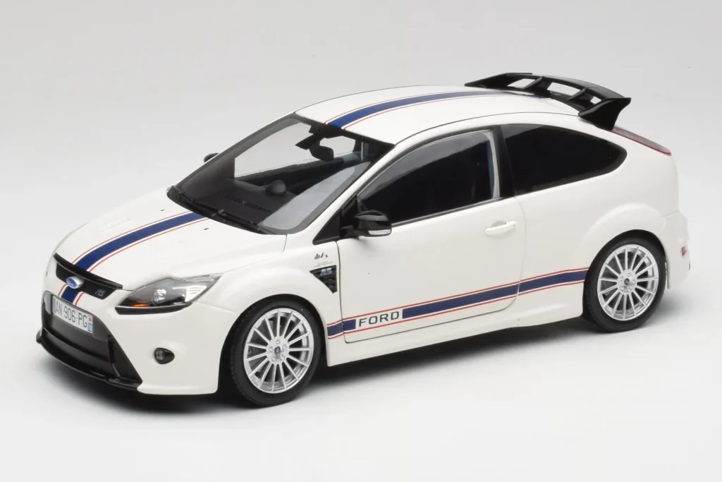 โมเดลรถ 1:18 Ford Focus RS Mk2 LM Classic White Mk IIb Tribute Minichamps (มือสอง)