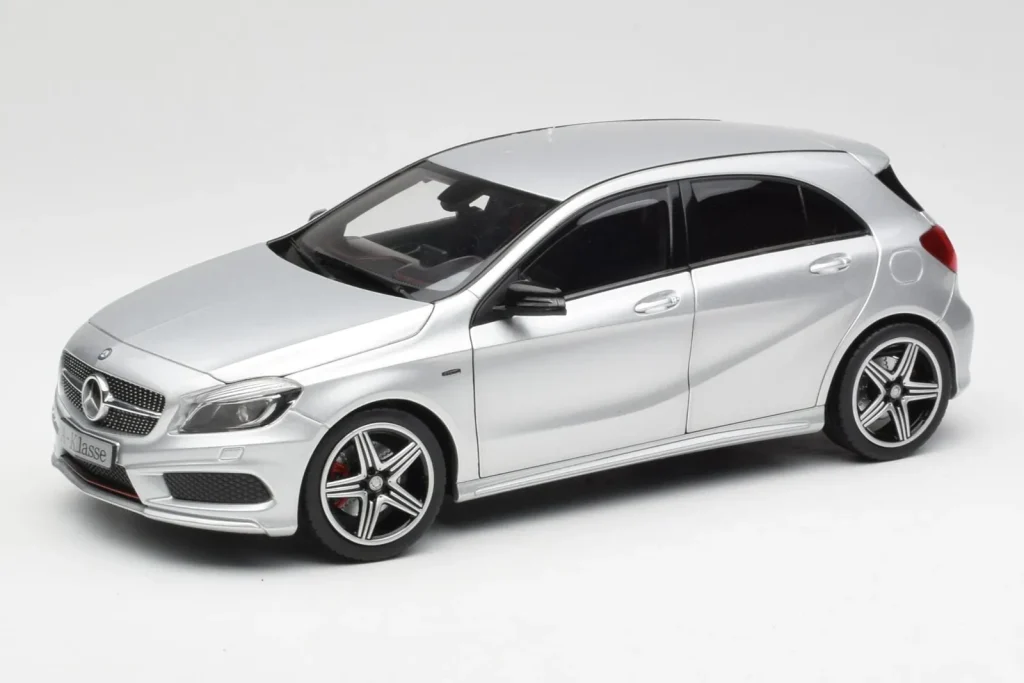 车型 1:18 Mercedes A-Class W176 Polar 银色 Norev