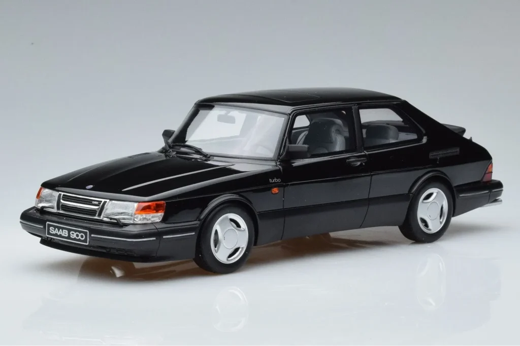 โมเดลรถ 1:18 Saab 900 Turbo Mk1 สีดำ Otto (มือสอง)