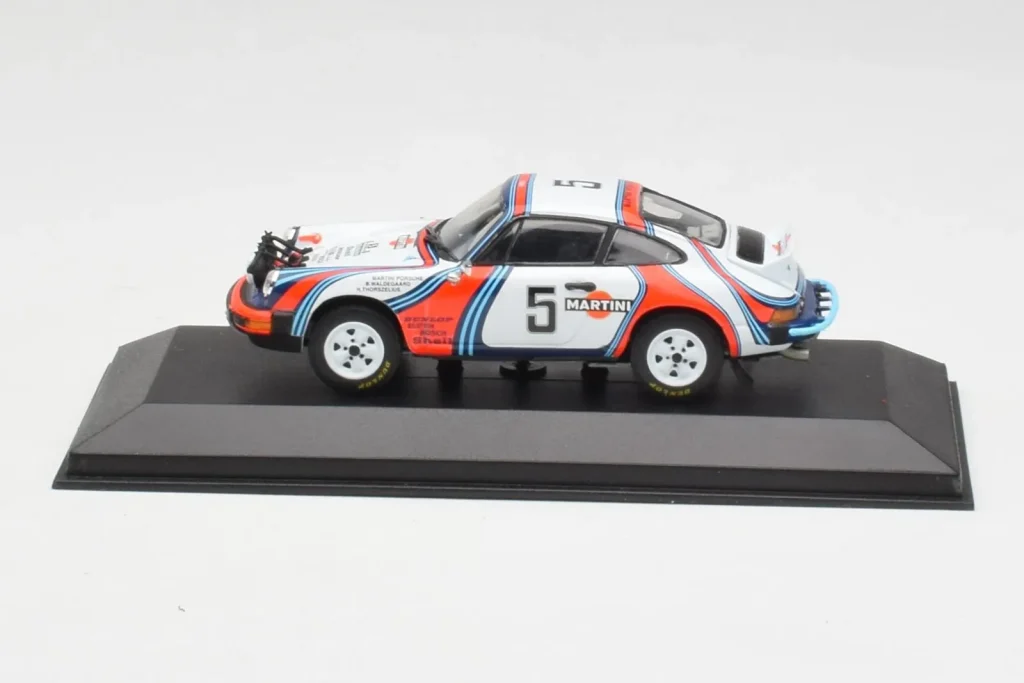 โมเดลรถ 1:43 Porsche 911 SC #5 Martini B. Waldegaard / H. Thorszelius Safari Rally ปี 1978 Minichamps (มือสอง)