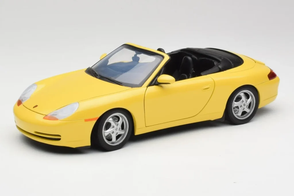 โมเดลรถ 1:18 Porsche 911 996 Cabriolet Speed สีเหลือง UT Models (มือสอง)
